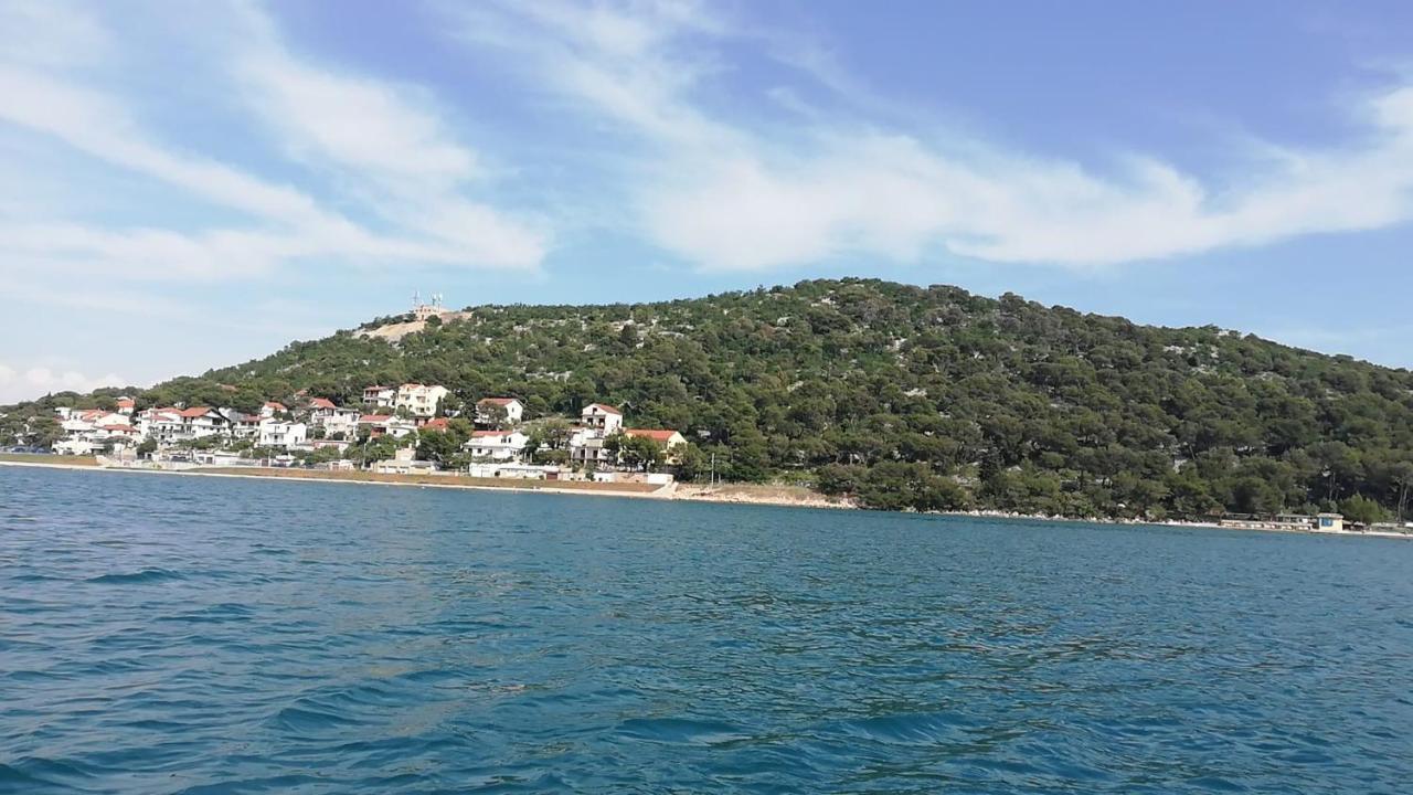 Solis Tisno Luaran gambar