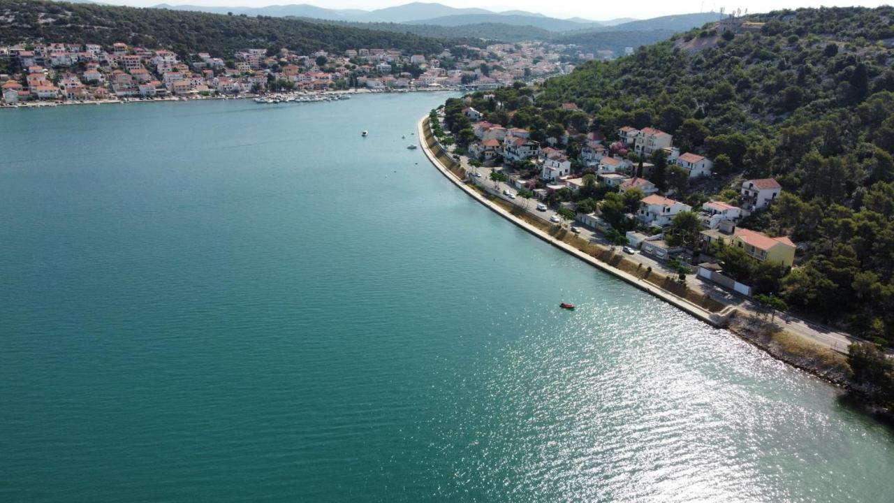 Solis Tisno Luaran gambar